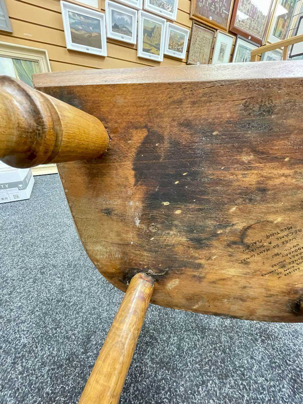 WELSH ELM AND ASH ARMCHAIR c. 1800, probably Swansea Valley, of 'lobster-pot' form, the back of - Bild 25 aus 46