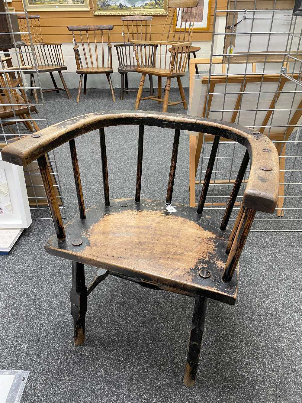 WELSH OAK & ASH COMB-BACK ARMCHAIR late 18th Century, Cardiganshire, the back of seven spindles - Bild 17 aus 50