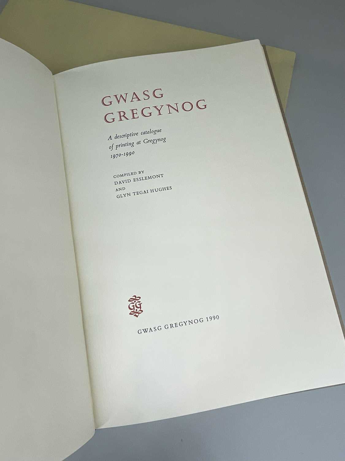 LIBRARY OF SIXTEEN GWASG GREGYNOG PRESS PUBLICATIONS comprising (1) Agnes Miller Carter, limited - Image 16 of 60