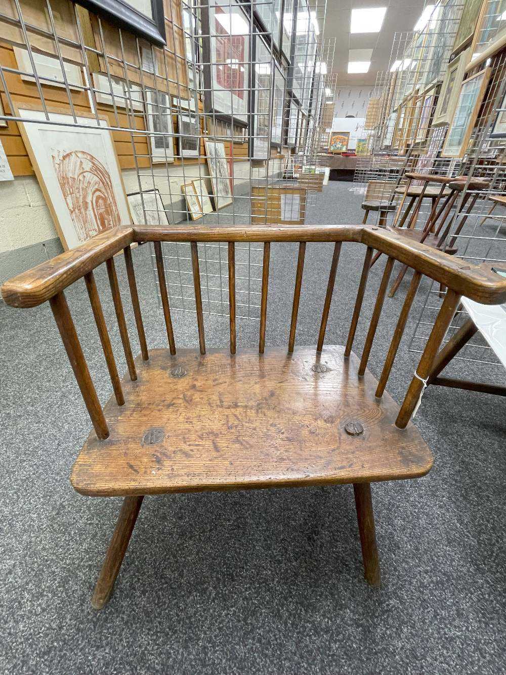 BELIEVED WELSH ELM & ASH ARMCHAIR late 18th Century, fourteen spindles below square shaped joined - Bild 3 aus 28