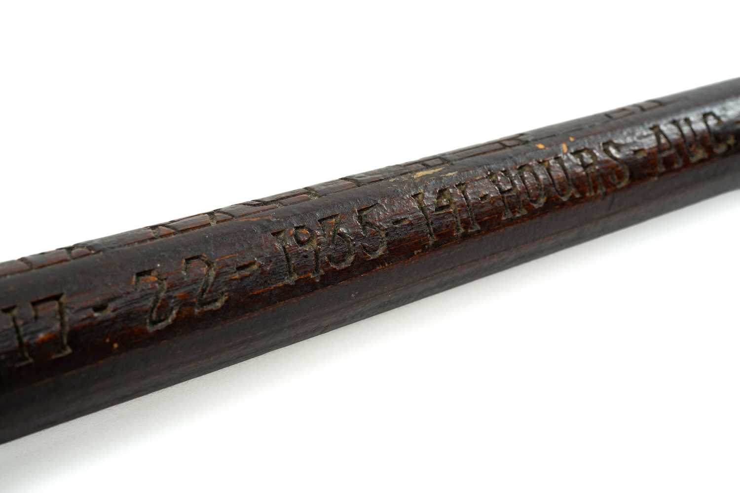 WELSH CARVED MINING DOCUMENTARY WALKING CANE of mining-strike interest, the handle carved as the - Bild 2 aus 4