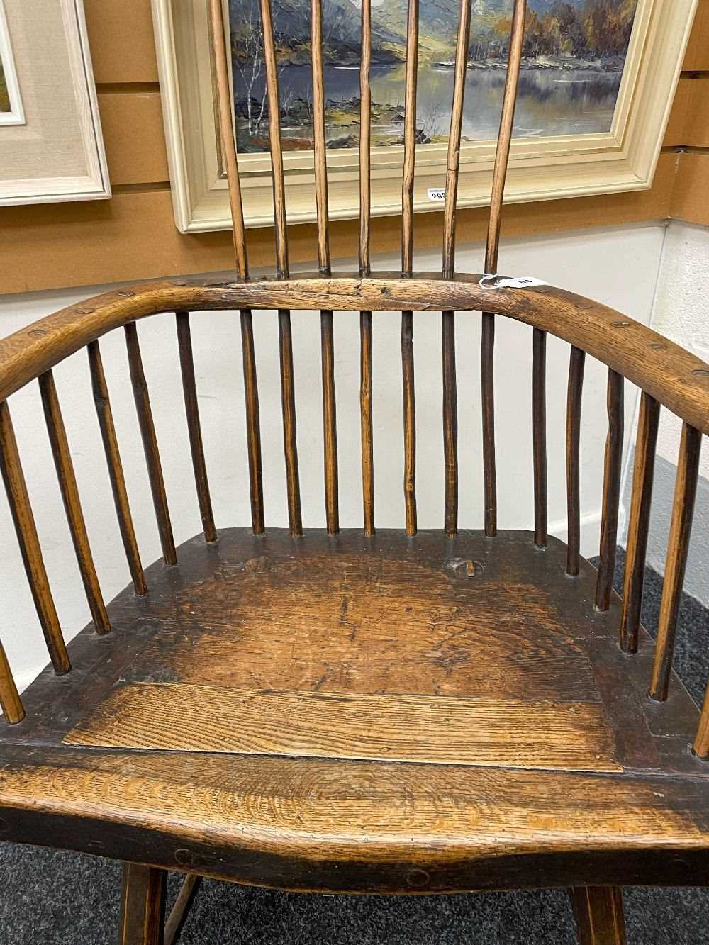 WELSH OAK & ASH COMB-BACK ARMCHAIR late 18th Century, Cardiganshire, the back of seven spindles - Bild 4 aus 50