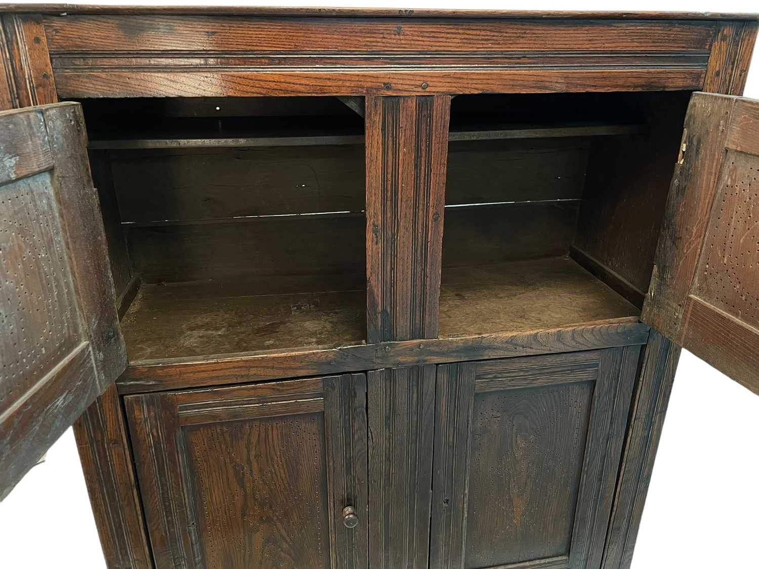 CHARLES II JOINED OAK FOOD CUPBOARD, late 17th Century, double plank top above panelled doors - Bild 3 aus 3