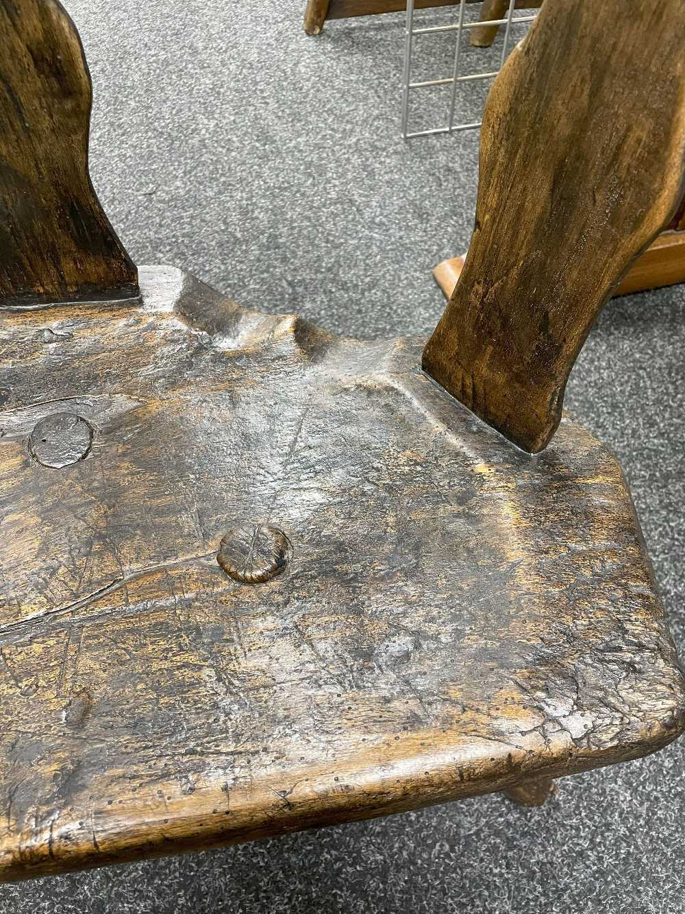 WELSH ELM AND BEECH YOKE-BACK CHAIR, 18th Century, north Pembrokeshire or Cardiganshire, thick - Image 6 of 28