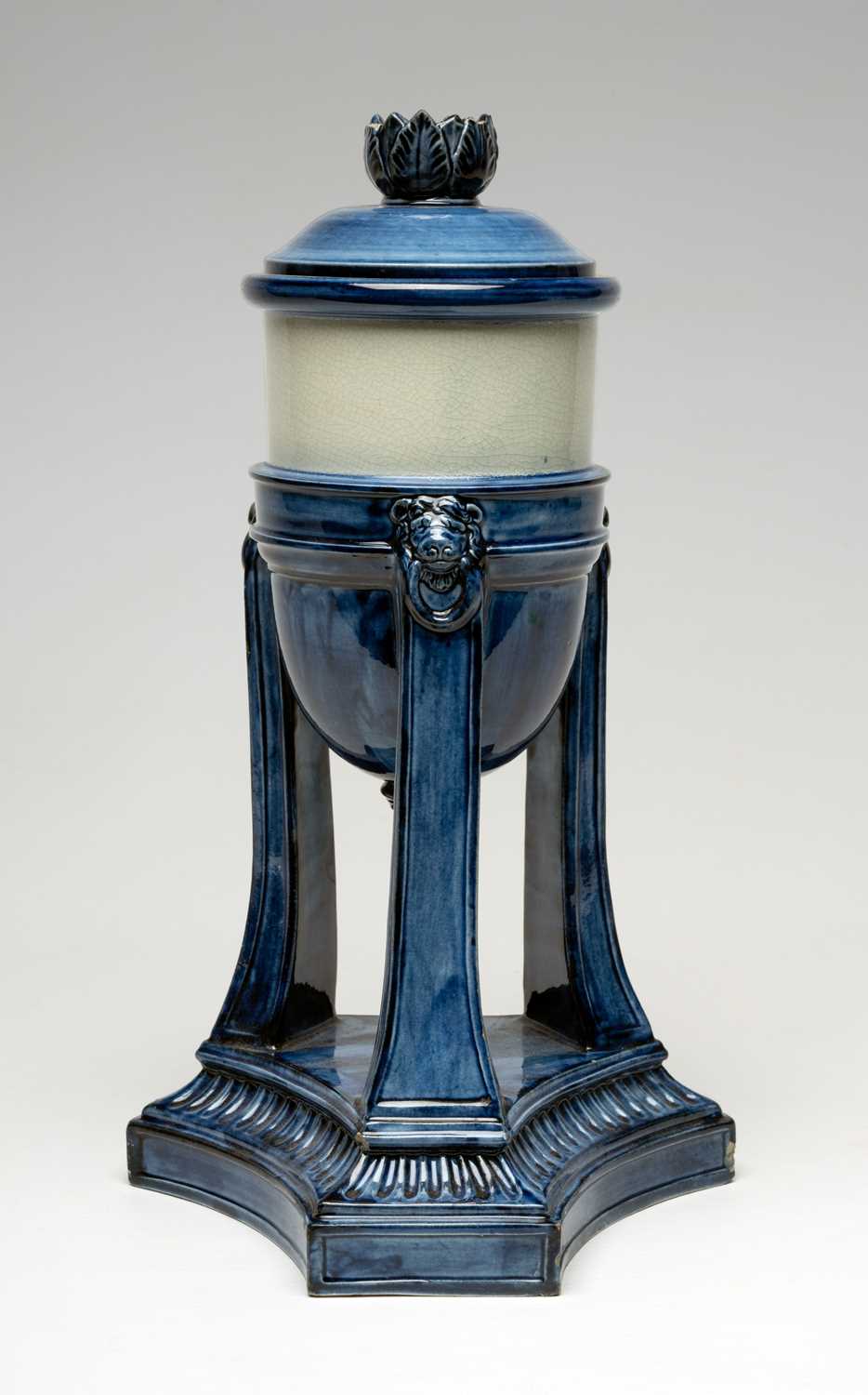 SWANSEA CAMBRIAN PEARLWARE CASSOLETTE circa 1806, elevated by three tall tapering square legs with