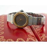 SANTOS DE CARTIER LADIES' YELLOW GOLD & STAINLESS STEEL AUTOMATIC BRACELET WATCH, Ref: 0907, slate