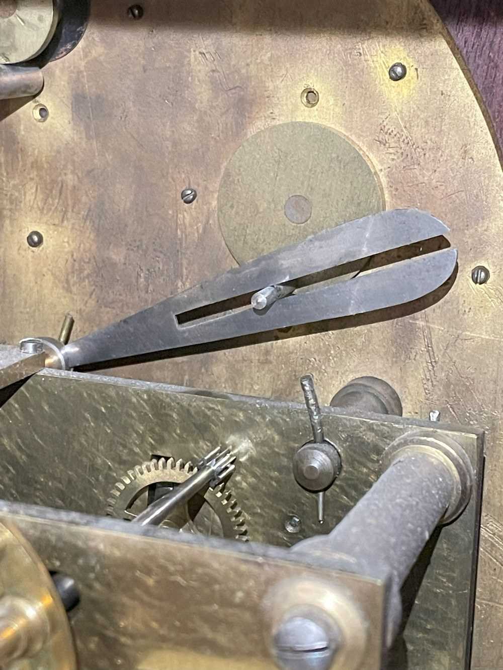IMPRESSIVE MAHOGANY AND GILT BRONZE MOUNTED BRACKET CLOCK, 20th C., 7in. brass dial, silvered - Bild 17 aus 26