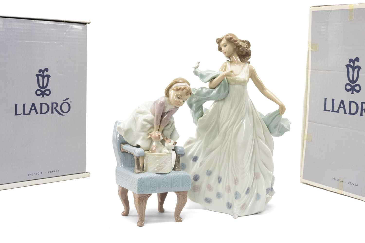 TWO LLADRO FIGURINES, Purr-Fect Friends, no. 6512 and Summer Serenade, no. 6193 (2) Provenance: