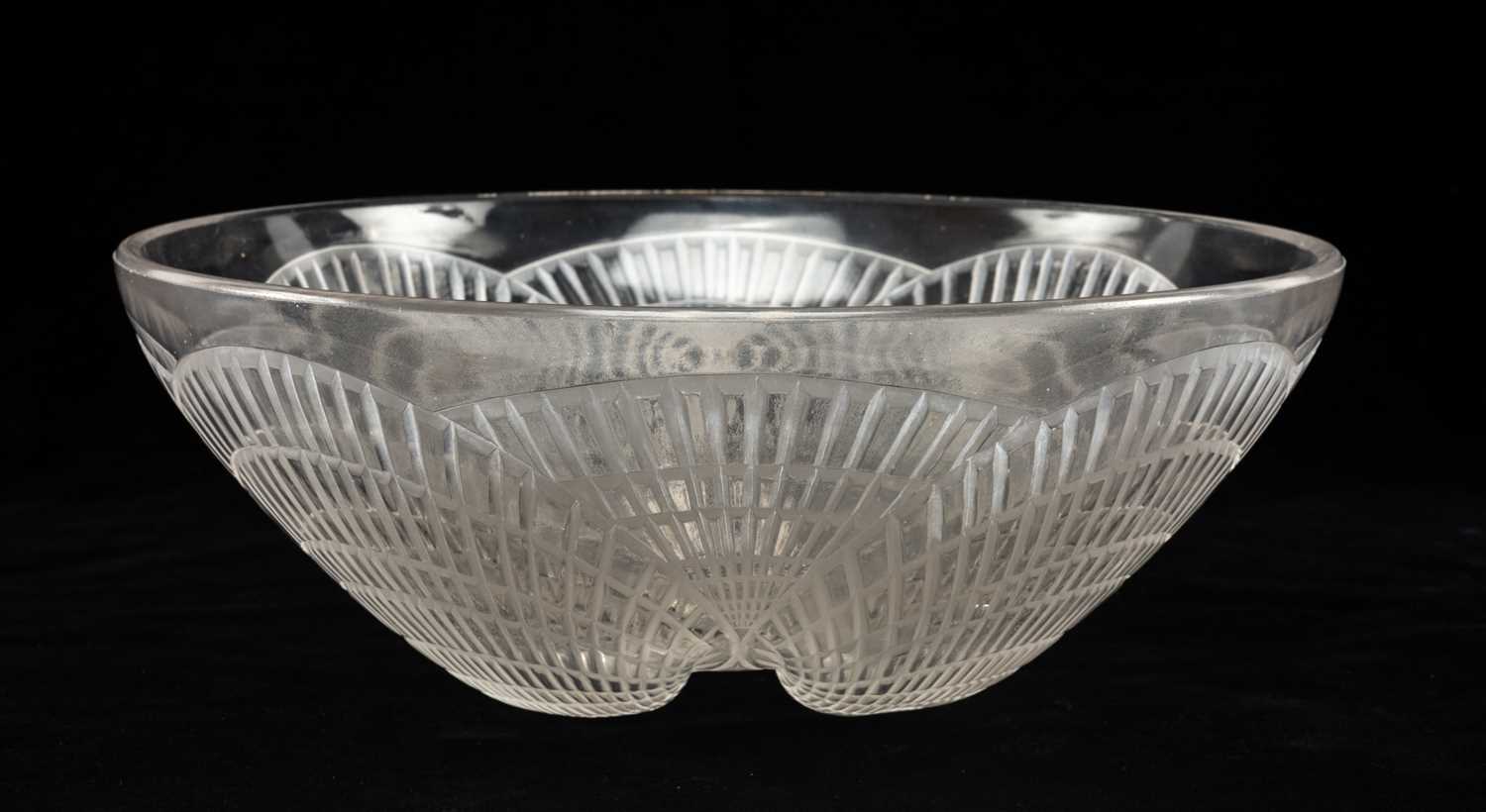 LALIQUE CLEAR GLASS 'COQUILLES' BOWL, base with moulded 'R.Lalique' mark, 24cm diam. Provenance: - Image 3 of 3