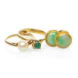 GROUP OF JEWELLERY comprising 18k gold emerald ring, 9ct gold Mikimoto pearl ring in box, pair of
