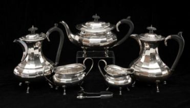 GEORGE V SILVER TEA & COFFEE SERVICE, Birmingham 1925, panelled oval form, 52ozt, with matching EPNS