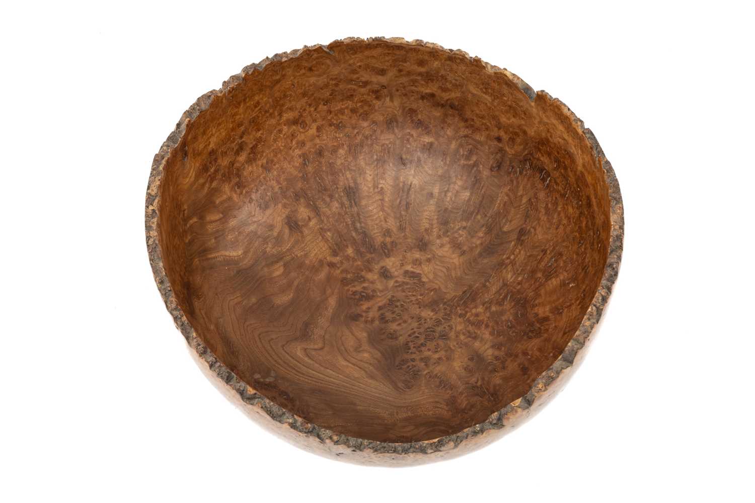 DAVID WOODWARD burr elm fruit bowl, 29cms diameter, signed to base Provenance: private collection - Bild 2 aus 2