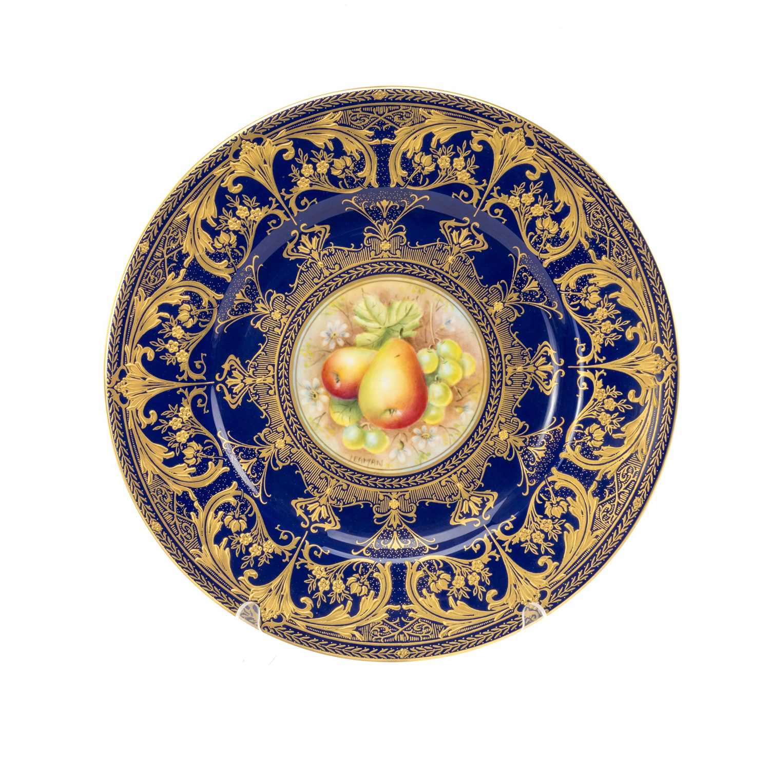 FINE ROYAL WORCESTER PORCELAIN PAINTED CABINET PLATE, centre painted by Brian Leaman with pears