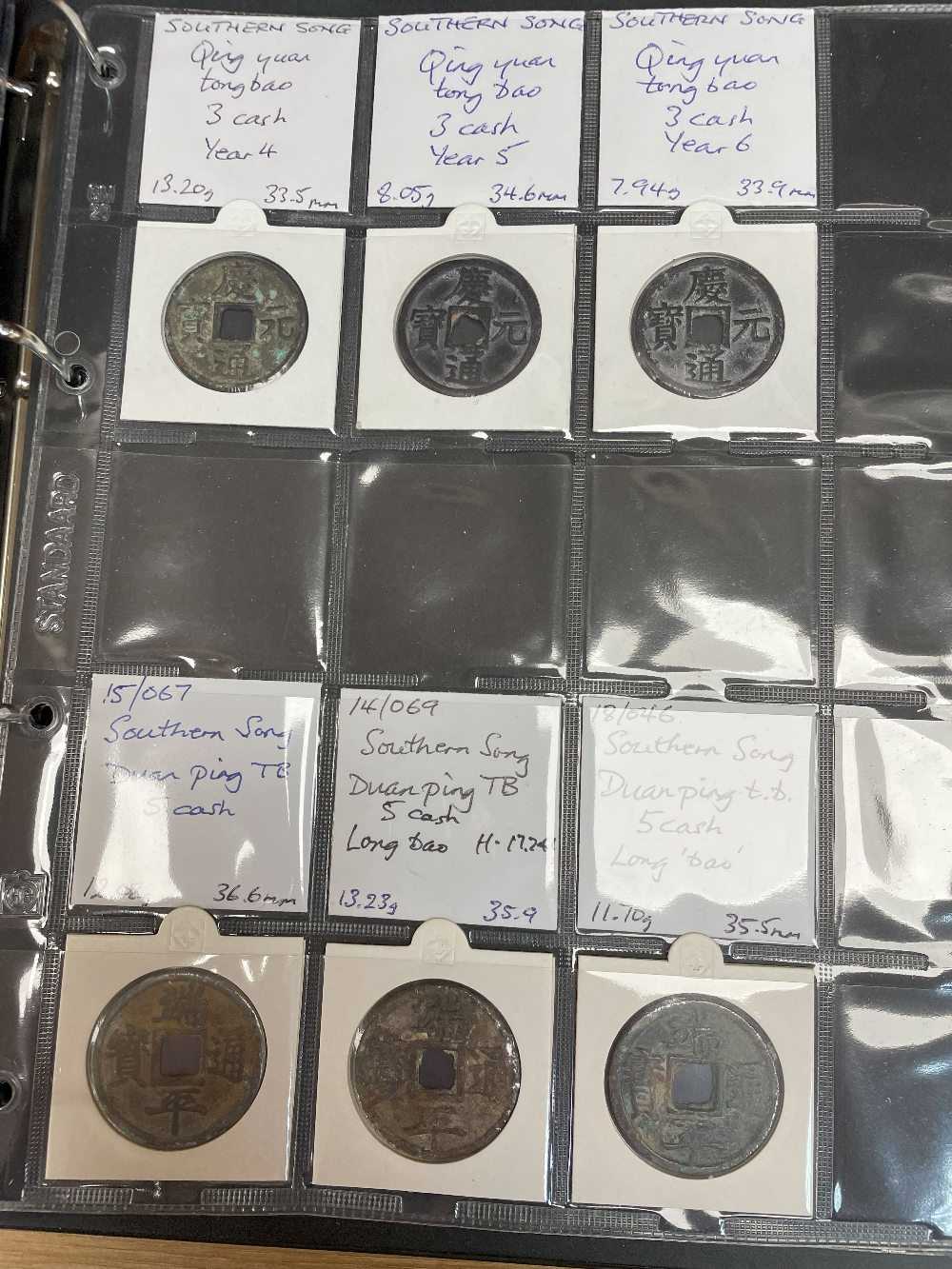 TWO COIN ALBUMS containing various collectable coins including Japanese Tenpō Tsūhō, Chinese cash - Bild 5 aus 16