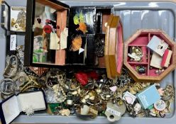 QUANTITY OF COSTUME JEWELLERY including earrings, brooches, simulated pearls, watches and other