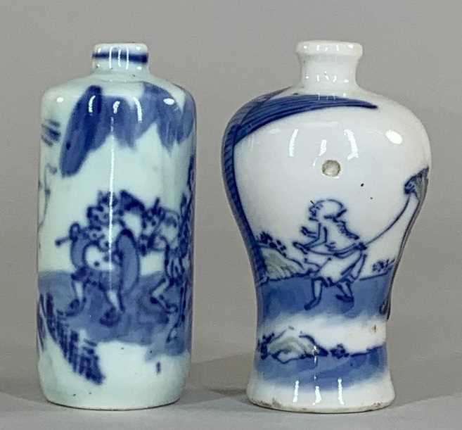 TWO CHINESE PORCELAIN SNUFF BOTTLES, including baluster copper red and blue and white bottle painted - Image 3 of 6