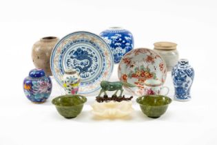 ASSORTED CHINESE CERAMICS & HARDSTONES, 18th - 20th C., including famille rose coffee cup, small