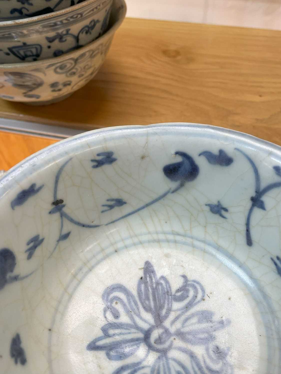 ASSORTED PROVINCIAL CHINESE & SOUTHEAST ASIAN PORCELAIN, including a kendi, five bowls 15cms - Image 29 of 34