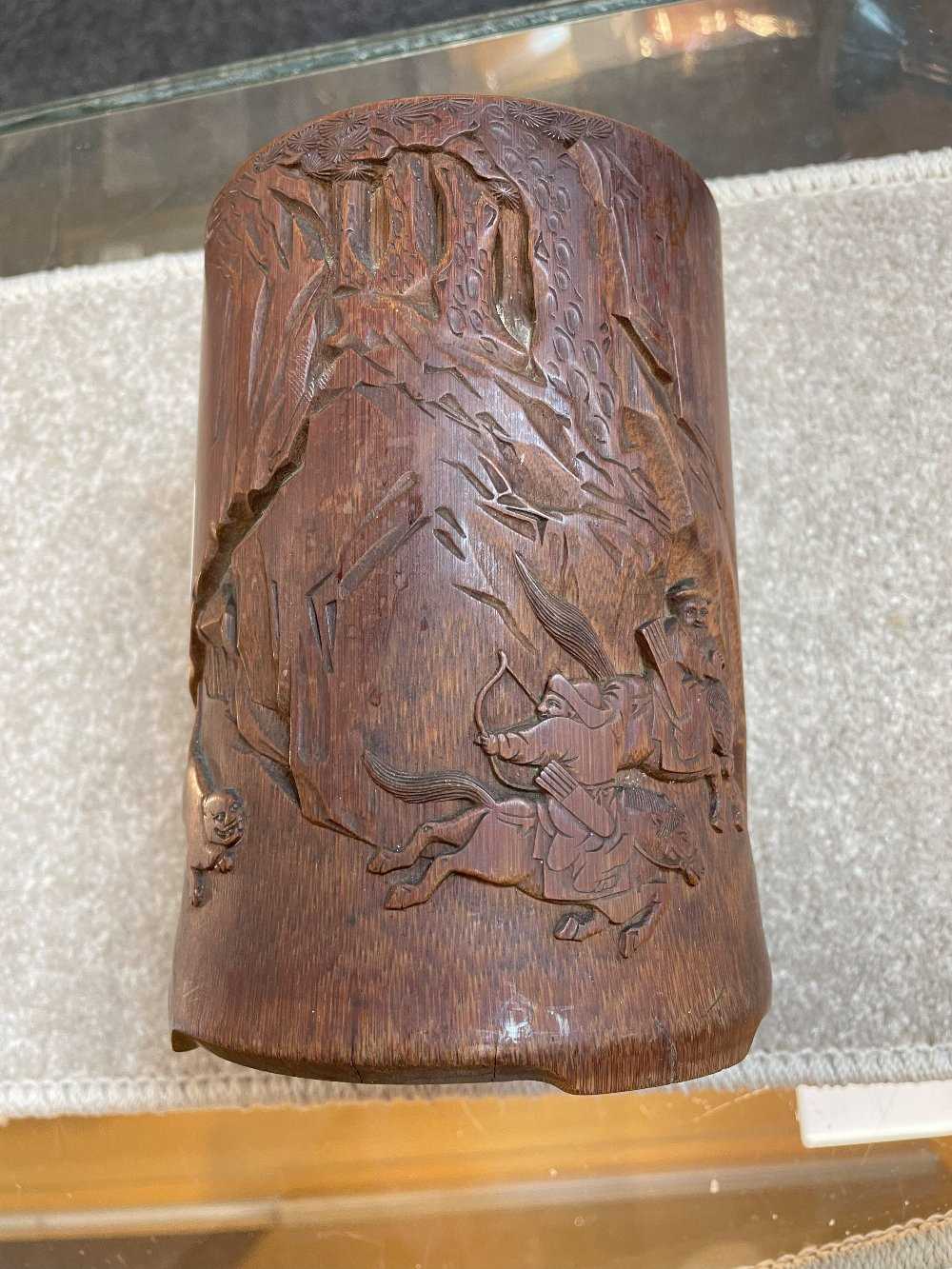 CHINESE BAMBOO BRUSHPOT, Qing Dynasty, carved with a continuous frieze depicting a tiger hunt, on - Image 4 of 13