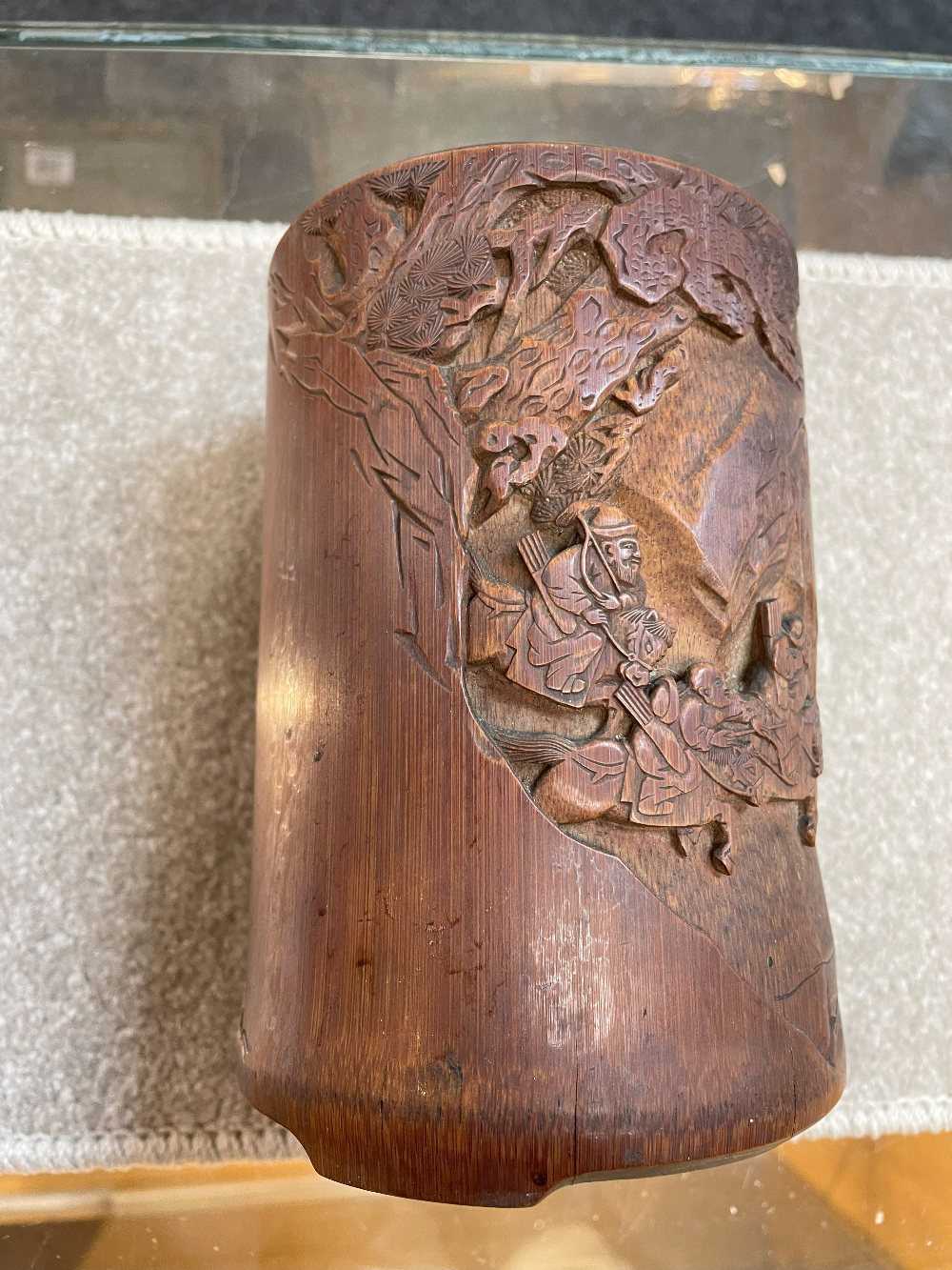 CHINESE BAMBOO BRUSHPOT, Qing Dynasty, carved with a continuous frieze depicting a tiger hunt, on - Image 7 of 13