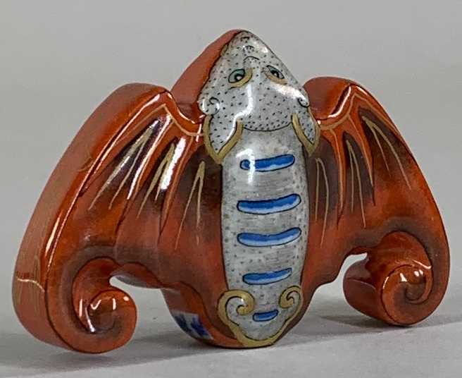 CHINESE PORCELAIN 'BAT' SNUFF BOTTLE, decorated in coloured enamels and gilt highlights, neck with - Image 2 of 5