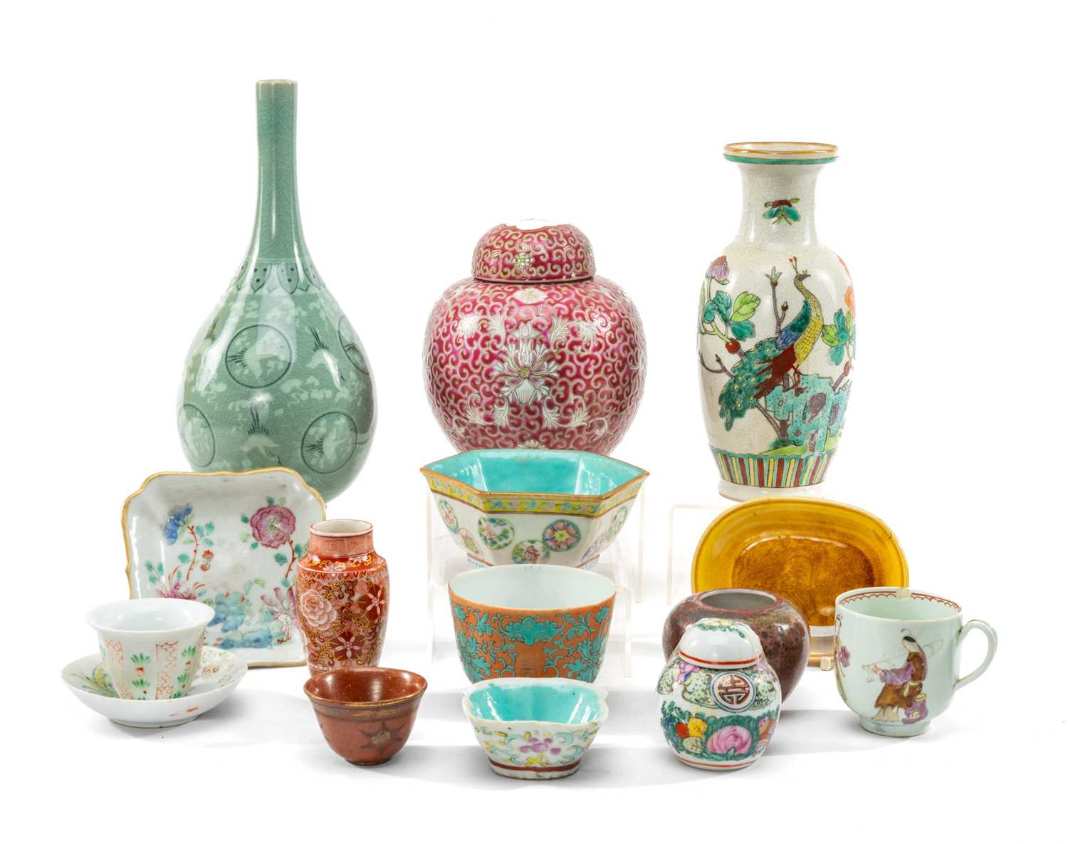 ASSORTED MOSTLY CHINESE COLOURED CERAMICS, including famille rose jar and cover, famille verte 'four