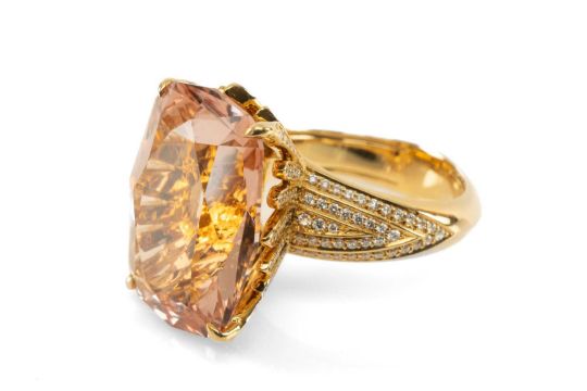 KAT FLORENCE 18K MORGANITE & DIAMOND RING, radiant cut stone in diamond set claws and shoulders, the - Image 1 of 9