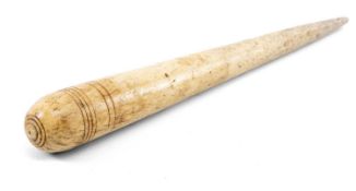WHALE BONE MARINER'S FID with tapering circular section, top with horizontal bands, 42.5cms (l)