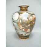 Vase mit Wachteln im Mondenschein. Handarbeit. Satsuma, Japan um 1900. H. 25cm.