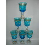 Konvolut 6 Gläser für Rotwein Blaues Farbglas mit Handmalerei. H. 16cm.