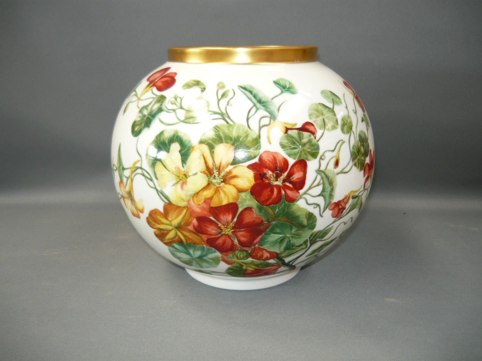 Große bauchige Vase des 20.Jhdts mit toller Handmalerei, ø 24cm. Min.ber.