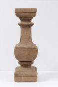 Sandsteinbaluster. 20. Jh. H: 50