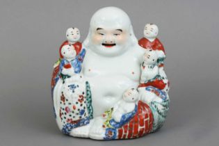 Chinesische Porzellanfigur "Buddha mit Kindern"