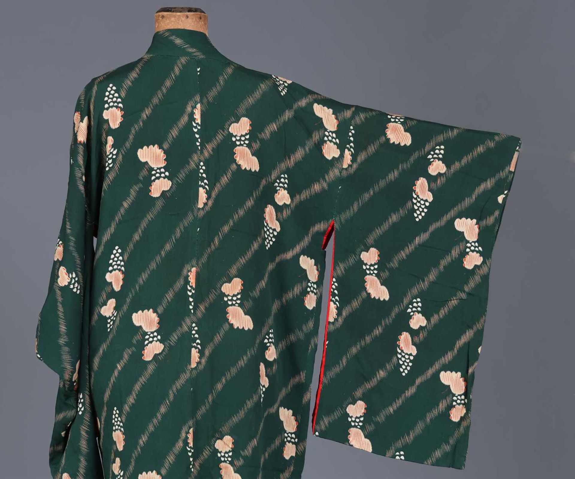 3 japanische Kimonos - Bild 2 aus 3