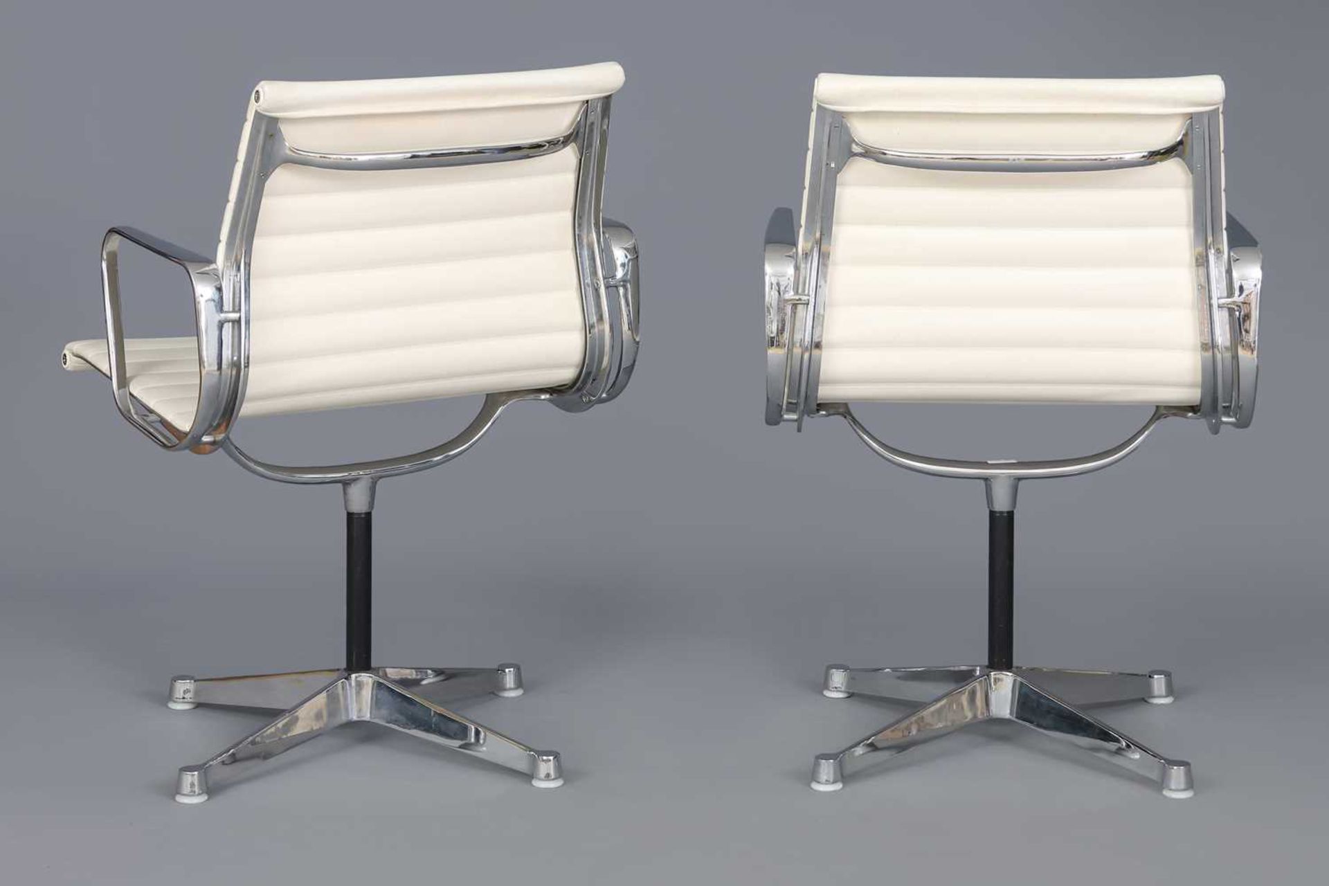 Paar HERMAN MILLER Alu-Chairs - Image 2 of 3