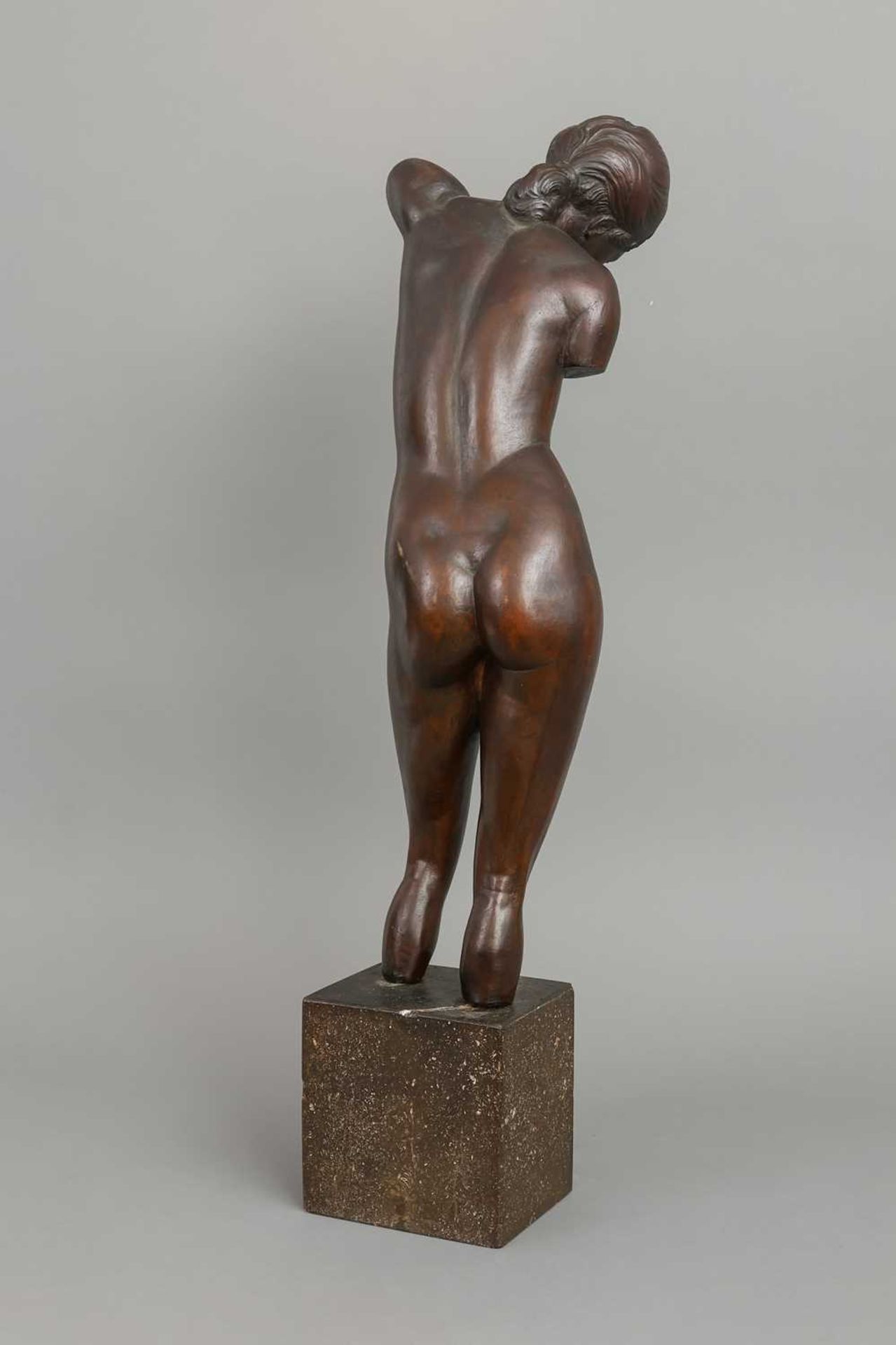 UNBEKANNTER MONOGRAMMIST "GF"(?) Bronzefigur "Weiblicher Akt (ohne Arme)" (1921) - Image 2 of 6