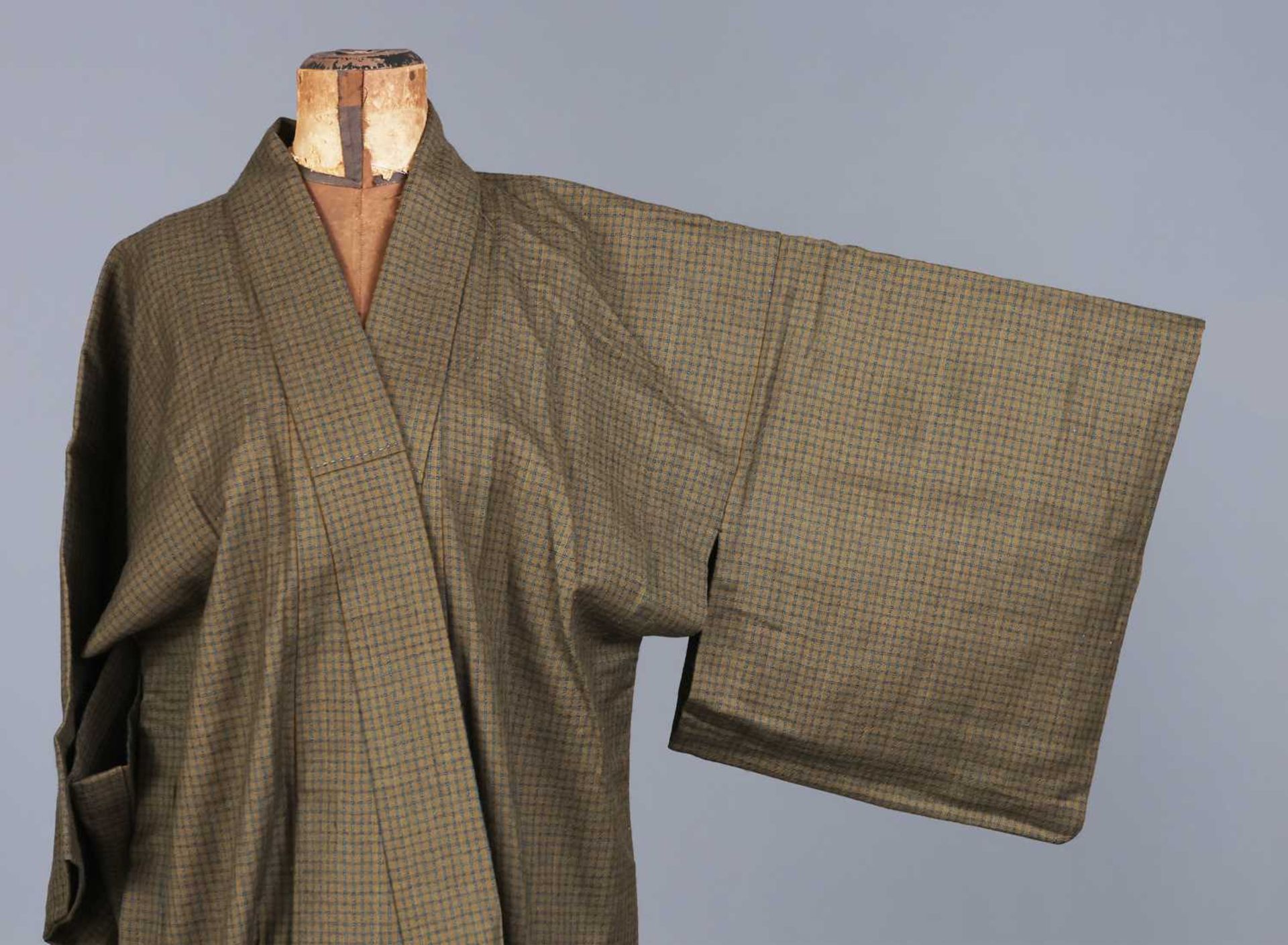 4 japanische Kimonos - Bild 5 aus 5