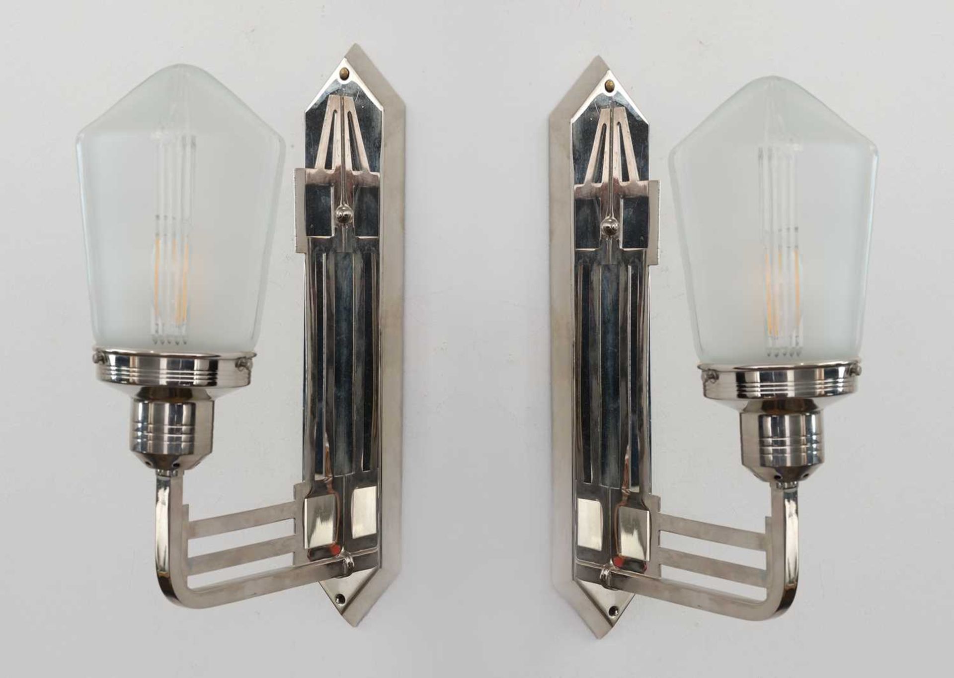 Paar Wandappliken im Stile des Art Deco