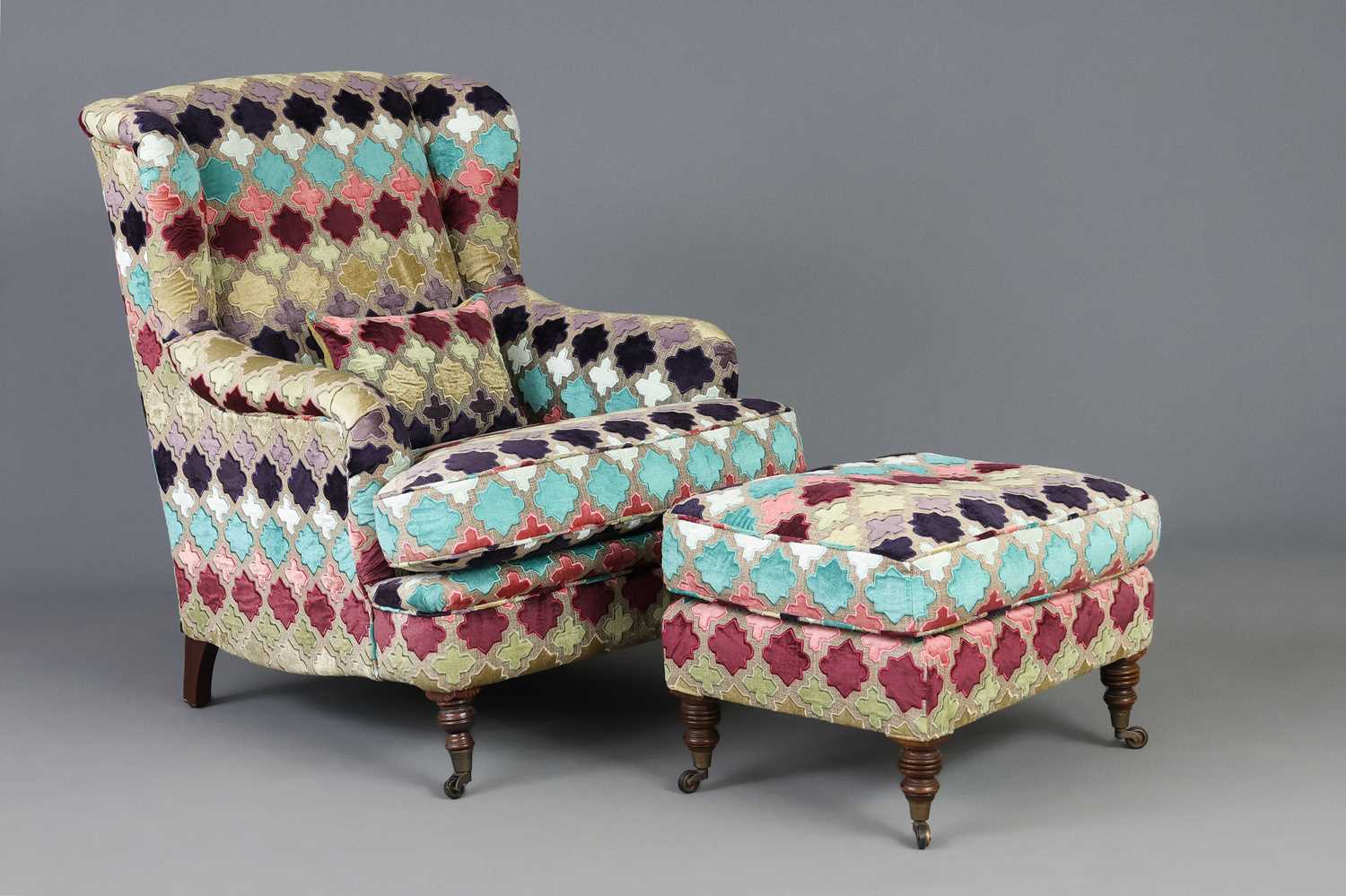 Armlehnsessel mit Ottoman "Howard Chair"