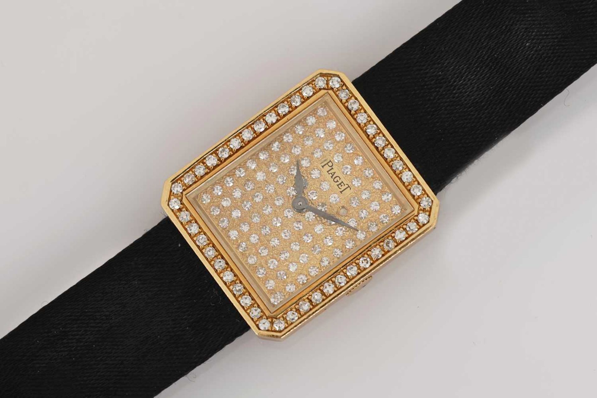 PIAGET Damenarmbanduhr mit Diamanten