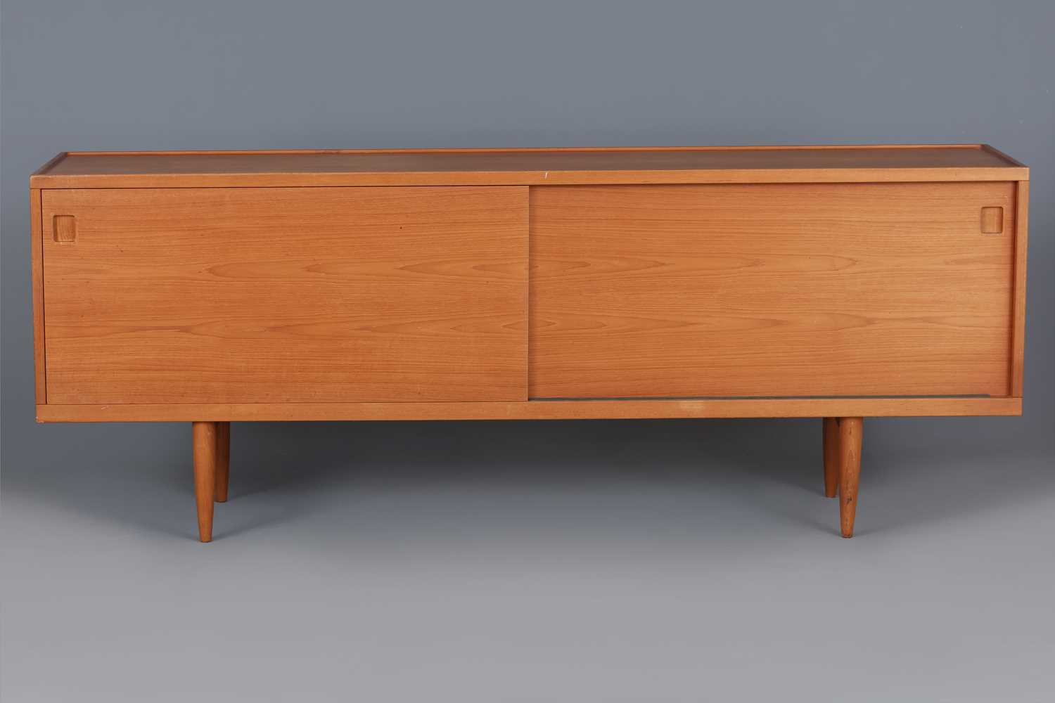 NIELS O. MØLLER (Denmark) Teakholz Sideboard "Modell 20" - Image 2 of 4