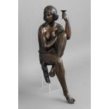 Bronzefigur im Stile des Art Nouveau "Sitzende Tänzerin mit Champagnerglas"