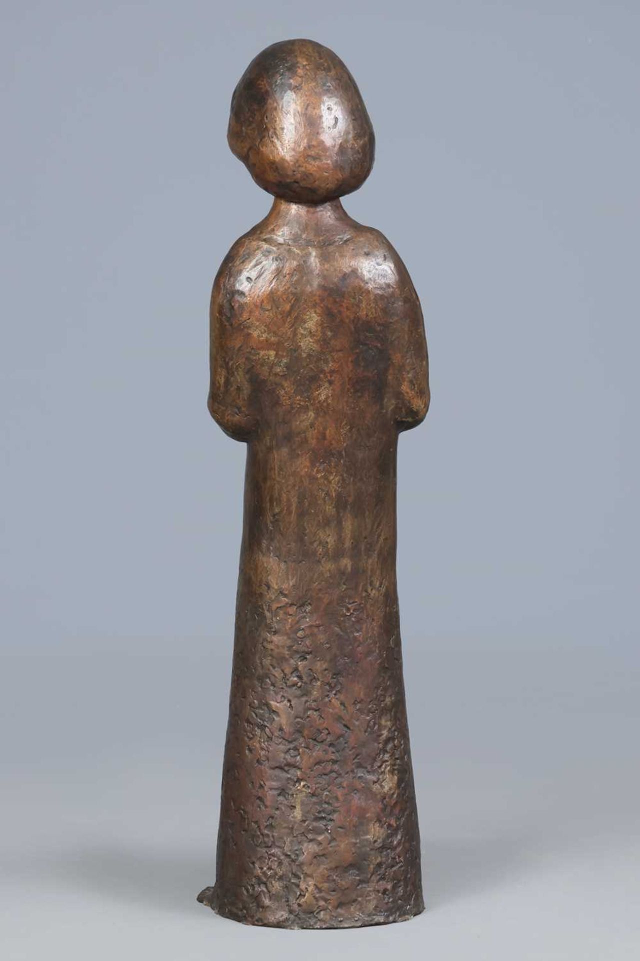 LADISLAV HLINA (* 1947) Bronzefigur "Mädchen mit Entenküken" - Image 2 of 3