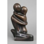 Moderne Bronzefigur "Verschlungenes Paar"