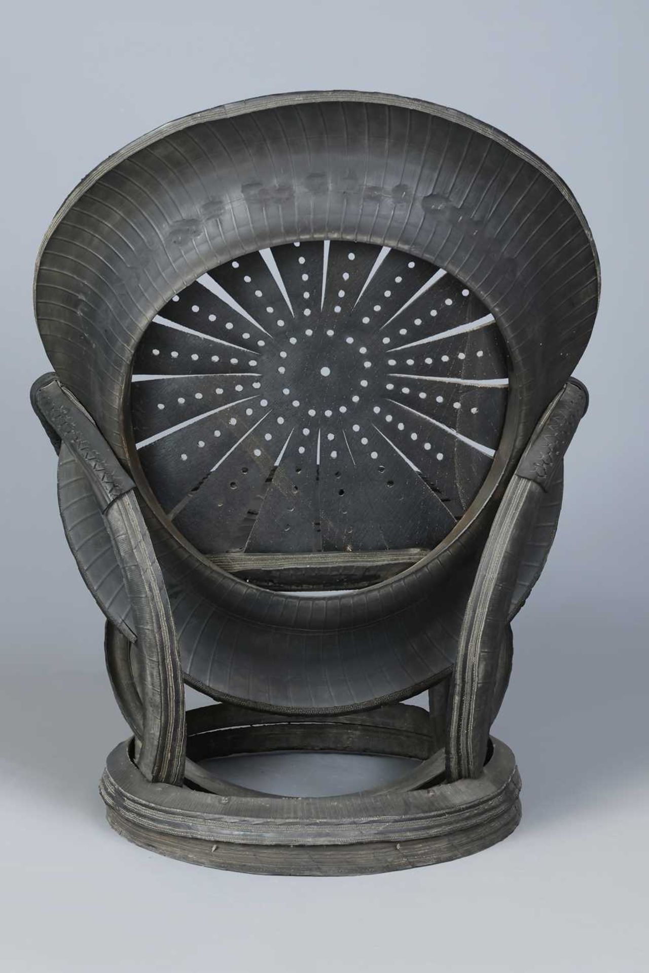 Peacock-chair aus Kautschuk - Bild 3 aus 4