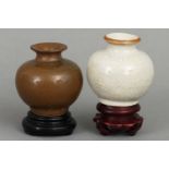 2  chinesische Vasengefäße (Salbenflaschen)