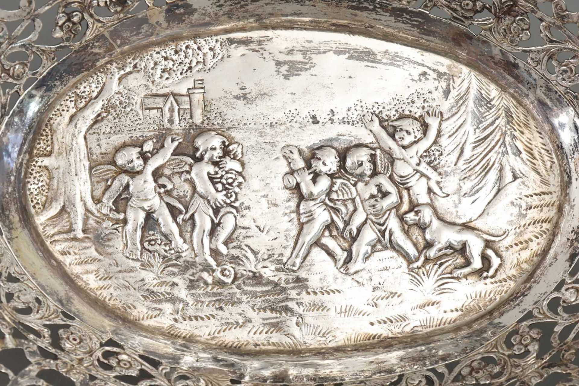 Silber Durchbruchkorb mit Putto-Dekor - Bild 3 aus 5