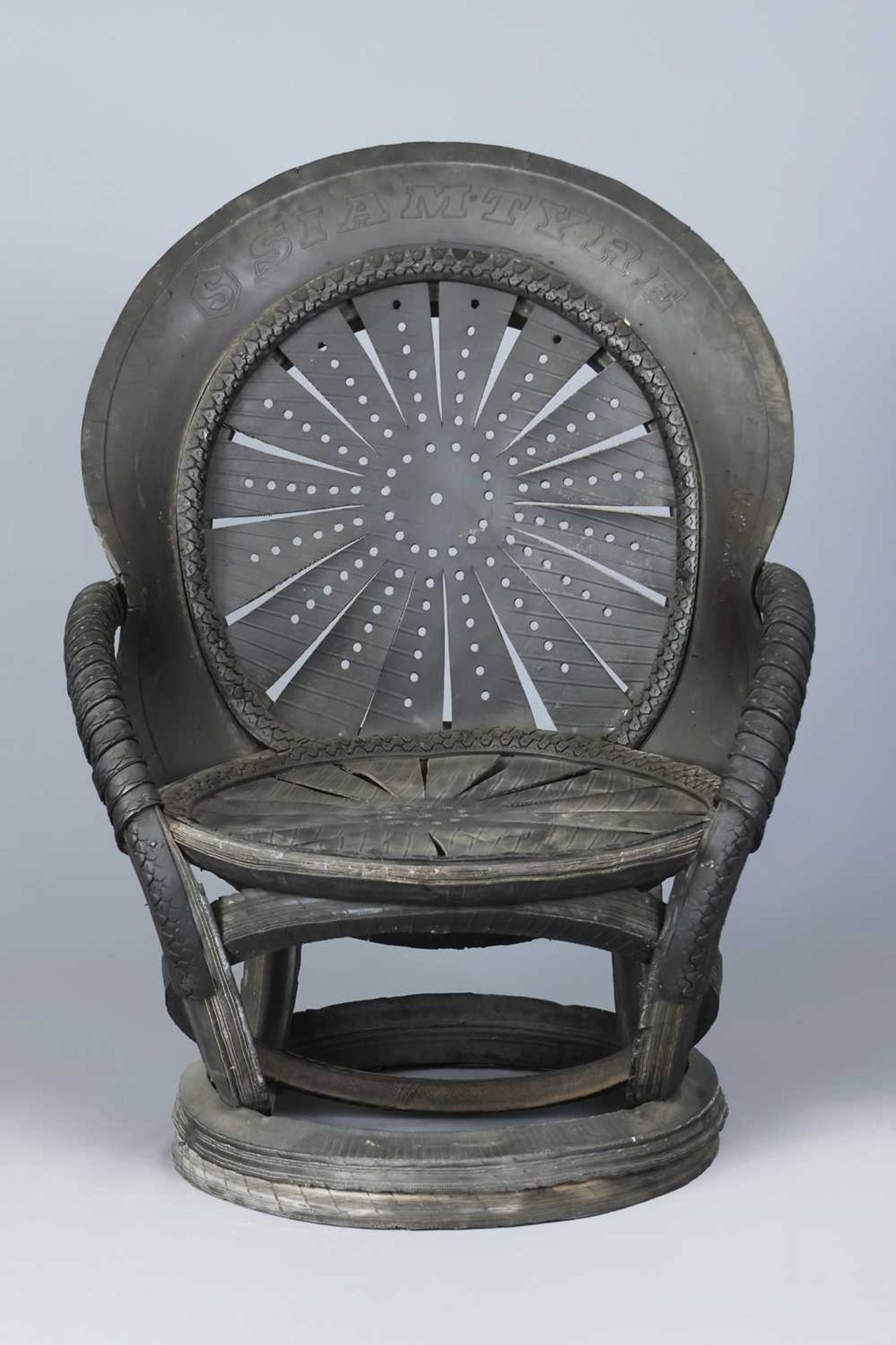 Peacock-chair aus Kautschuk - Bild 2 aus 4