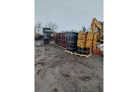 CASE580 HD Bucket 600mm wide,...J200 adapter & rock teeth(1U3202RC) * 4,...without pins,...with s... - Image 2 of 4