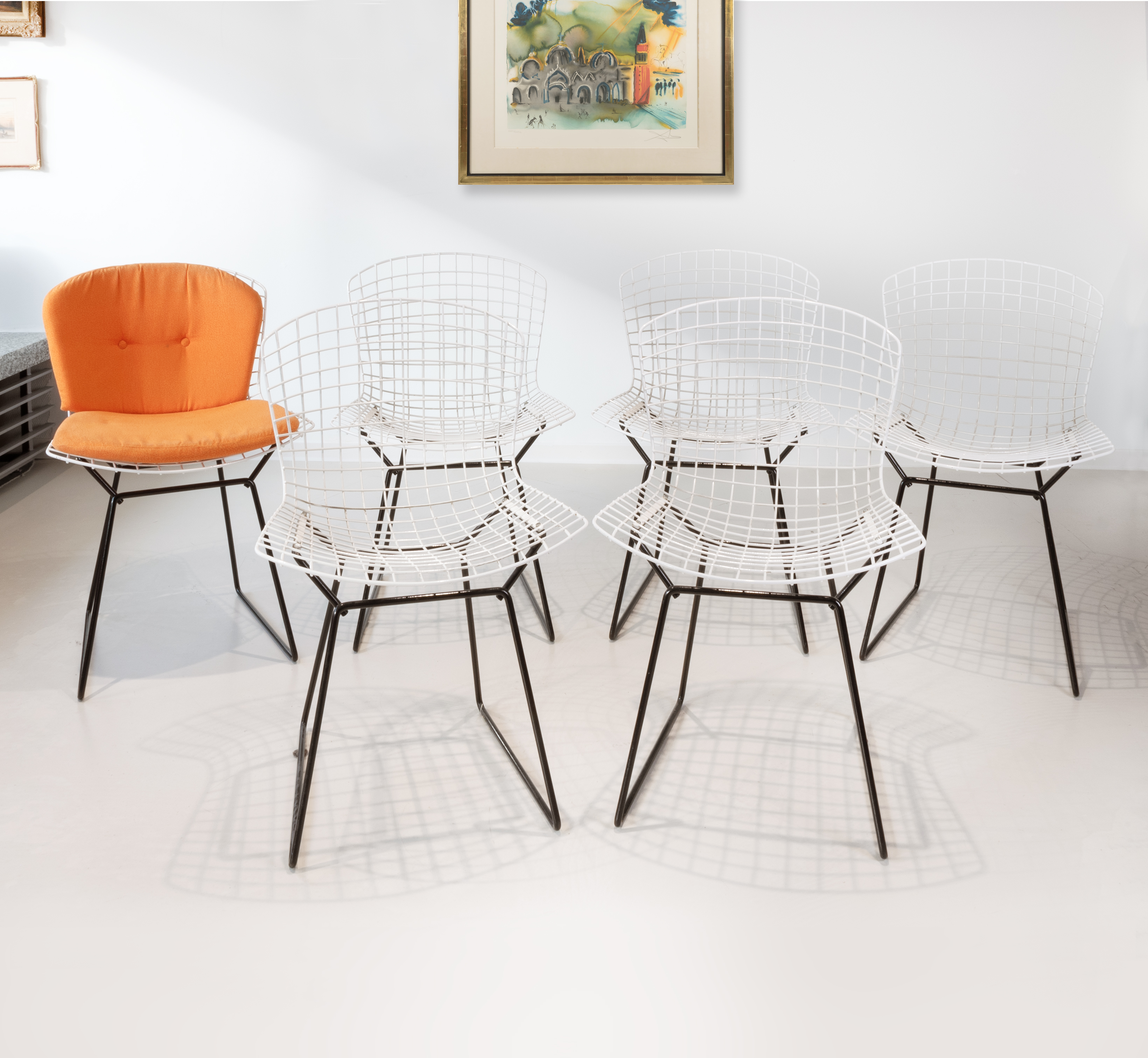 Knoll International Bertoia-Chairs, Entwurf von Harry Bertoia